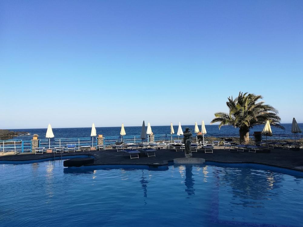 Hotel Nike Giardini Naxos Eksteriør billede