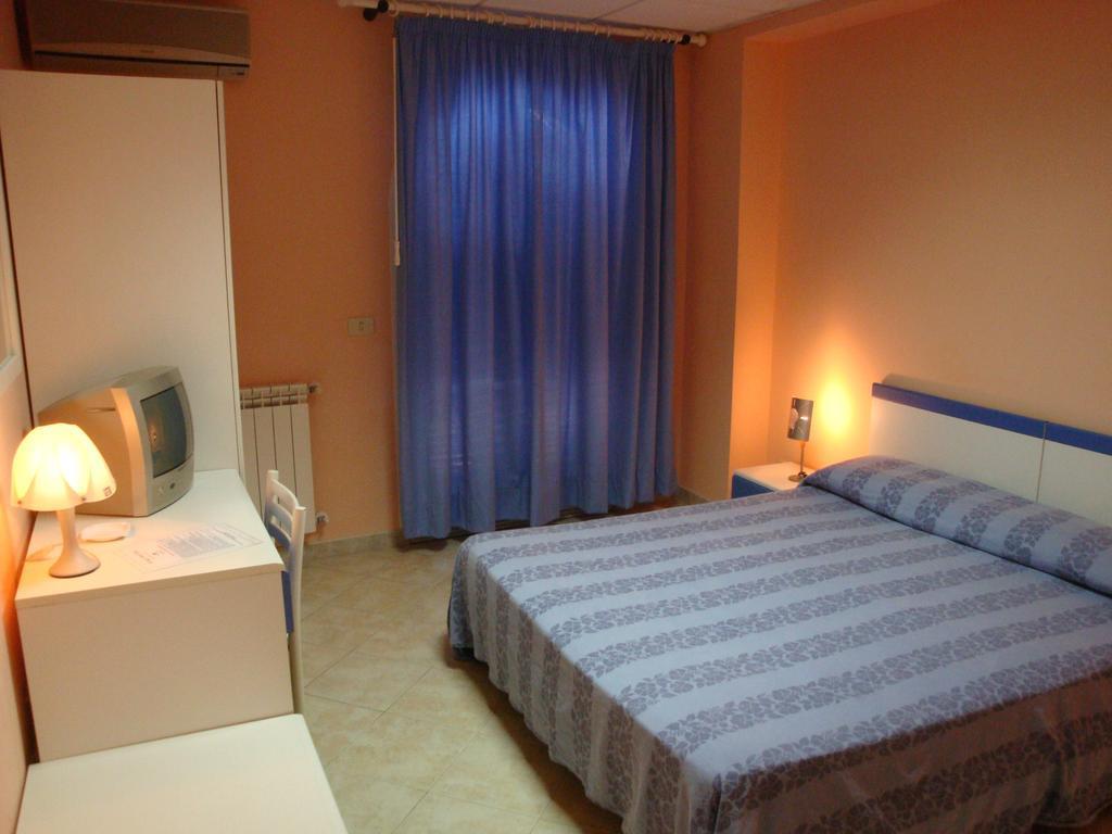 Hotel Nike Giardini Naxos Eksteriør billede