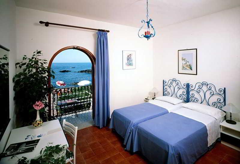 Hotel Nike Giardini Naxos Eksteriør billede