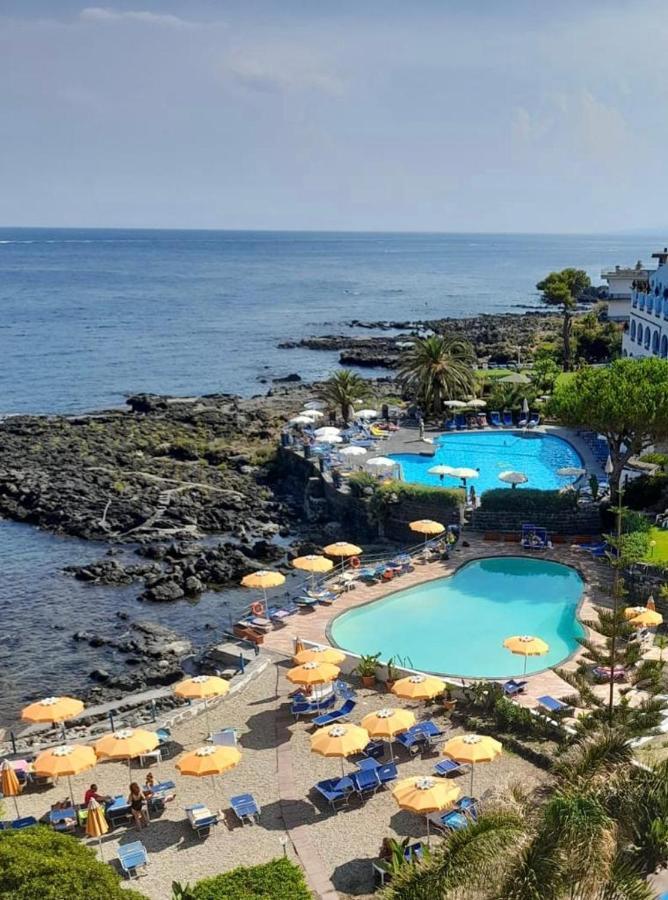 Hotel Nike Giardini Naxos Eksteriør billede