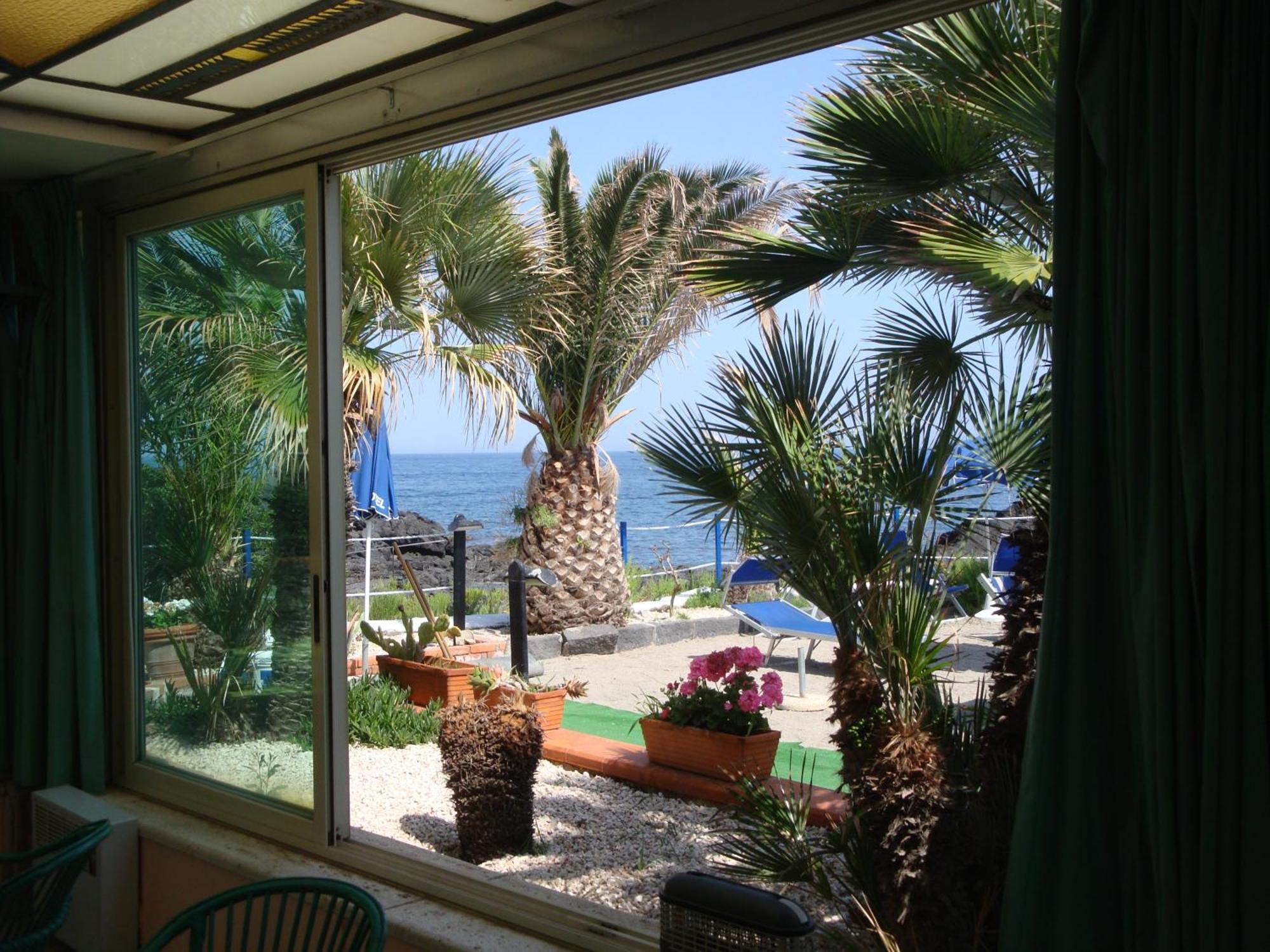 Hotel Nike Giardini Naxos Eksteriør billede