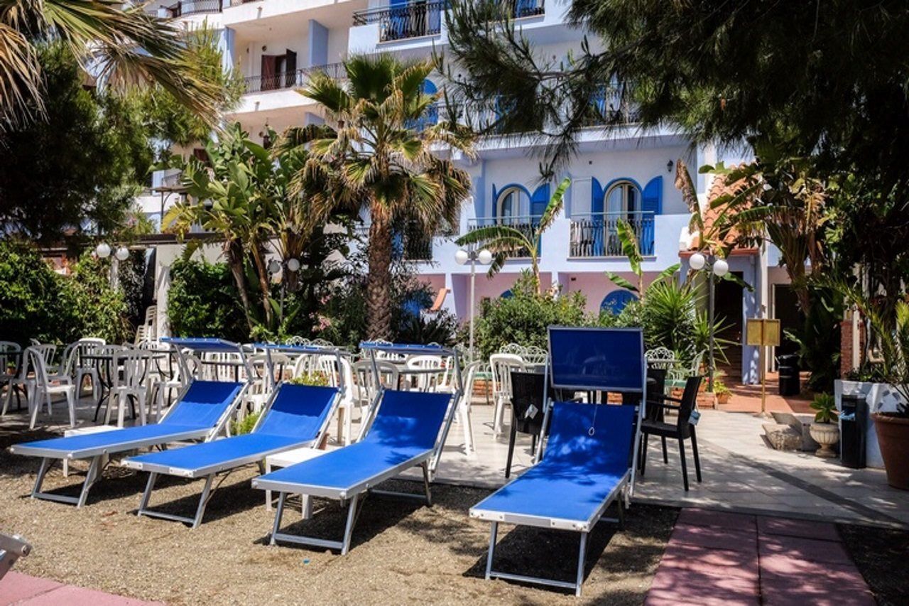 Hotel Nike Giardini Naxos Eksteriør billede