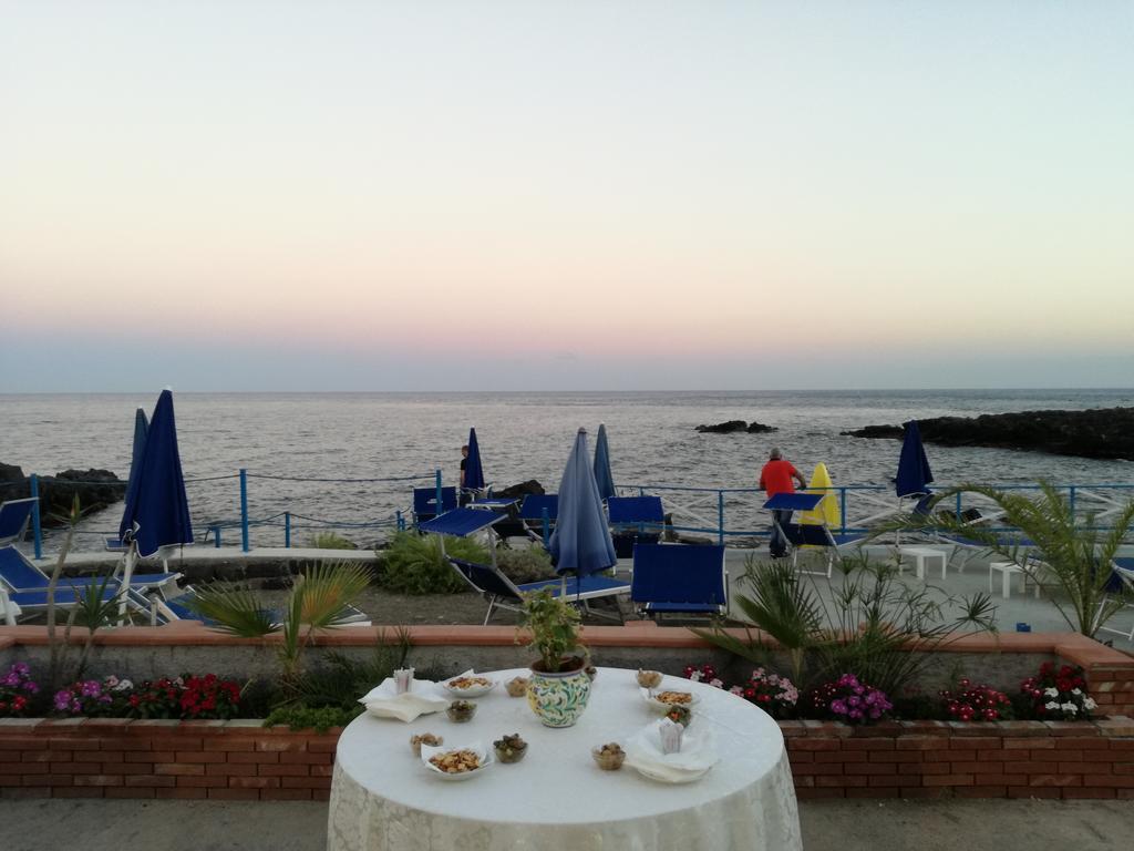 Hotel Nike Giardini Naxos Eksteriør billede